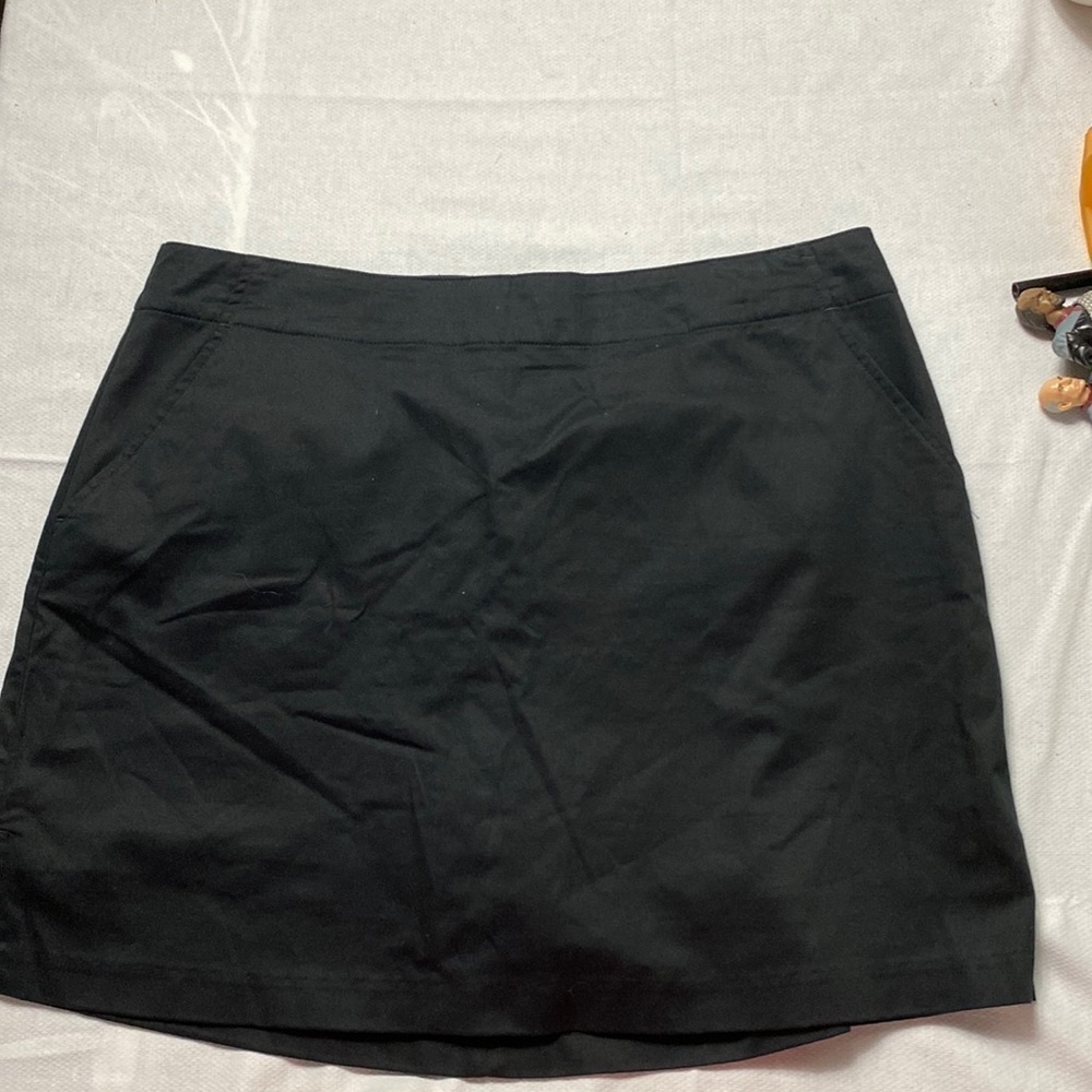 Lady Hagen Skort size 10. (BC)